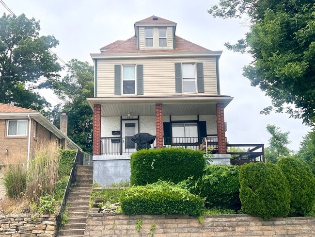 property at 1632 Steuben St