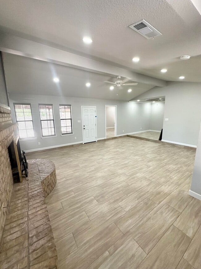 2302 Wydewood Dr in Midland, TX - Building Photo - Building Photo