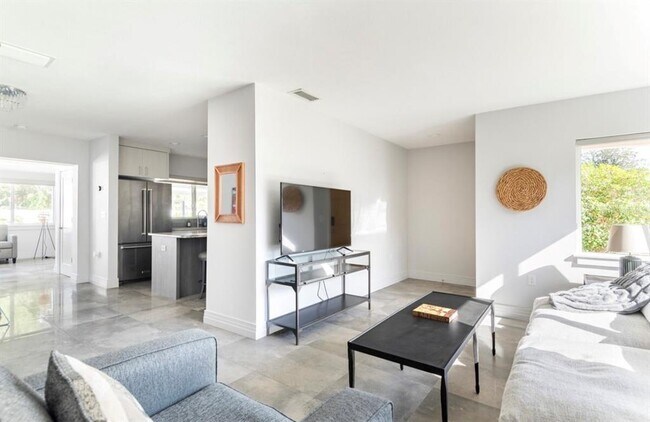 1205 W Adalee St in Tampa, FL - Building Photo - Building Photo