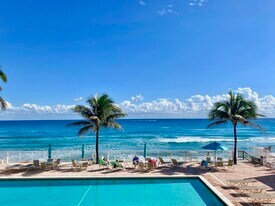 3520 S Ocean Blvd in South Palm Beach, FL - Building Photo