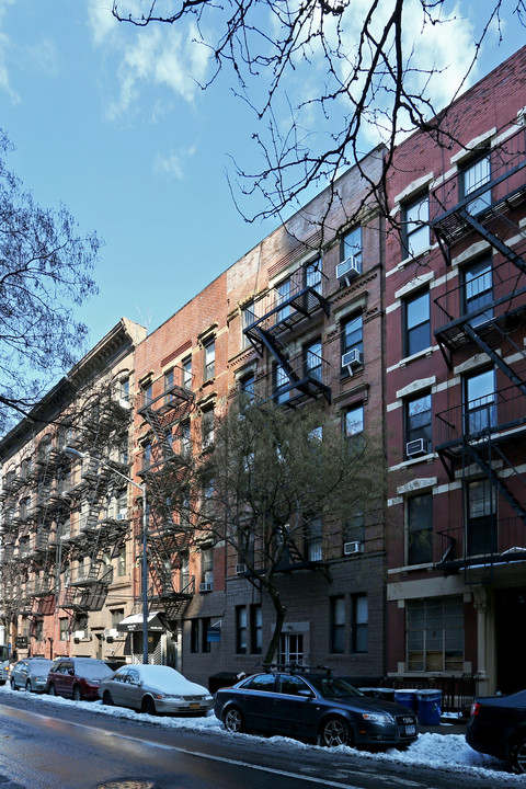 217-219 W 16th St in New York, NY - Foto de edificio