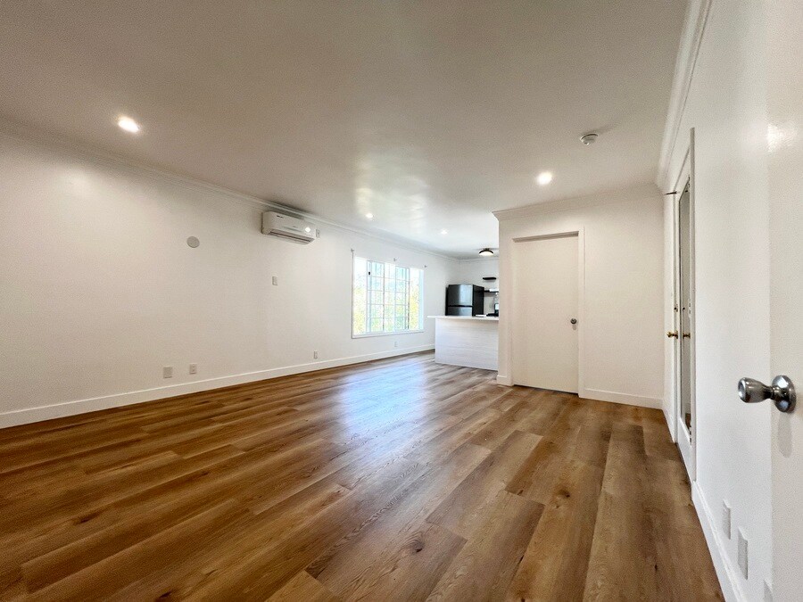 1008 N Stanley Ave in West Hollywood, CA - Building Photo