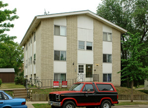 1052 Agate St in St. Paul, MN - Building Photo - Building Photo