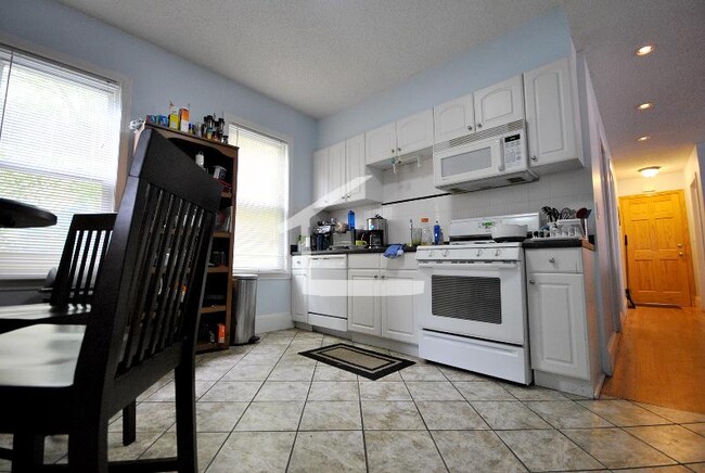 9 Harvard Ter, Unit 1 in Boston, MA - Building Photo - Building Photo