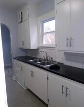 2104 Perth St in Toledo, OH - Foto de edificio - Building Photo