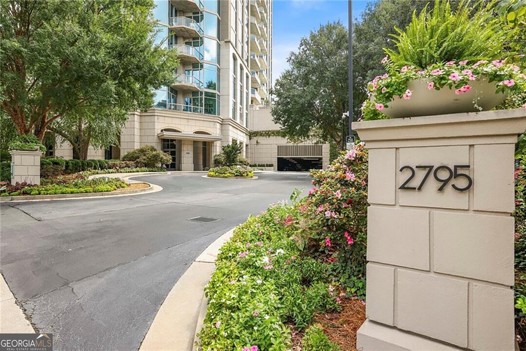 2795 Peachtree St NE in Atlanta, GA - Building Photo
