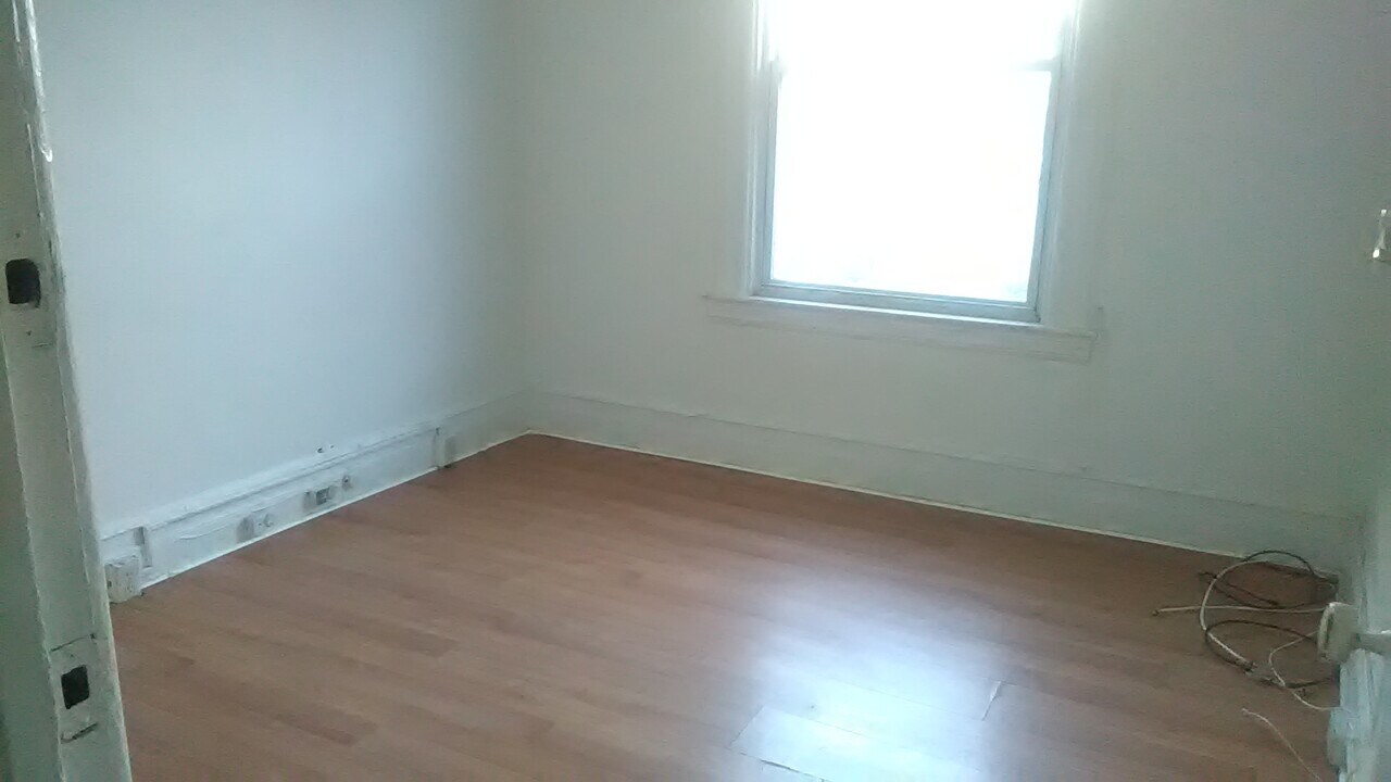 42 Broad St E in Mount Vernon, NY - Building Photo