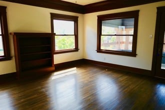 2938 1/2 S La Salle Ave in Los Angeles, CA - Foto de edificio - Building Photo