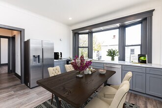 728 E McMillan St, Unit 4 in Cincinnati, OH - Building Photo - Building Photo