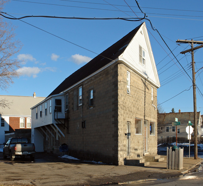 1381 10th Ave in Schenectady, NY - Building Photo - Building Photo