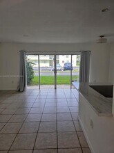 7680 SW 82nd St in Miami, FL - Building Photo - Building Photo