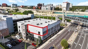 62 W Colonial Dr in Orlando, FL - Building Photo