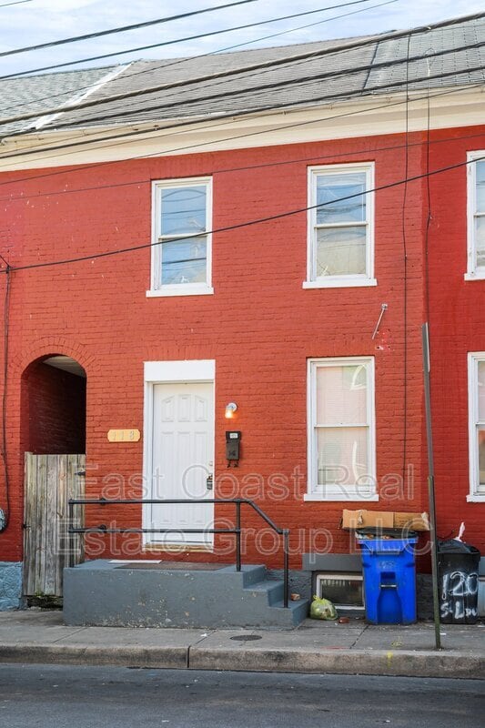 property at 118 S Locust St