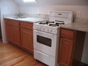 25 Ellington Rd, Unit #1 in Somerville, MA - Building Photo - Building Photo