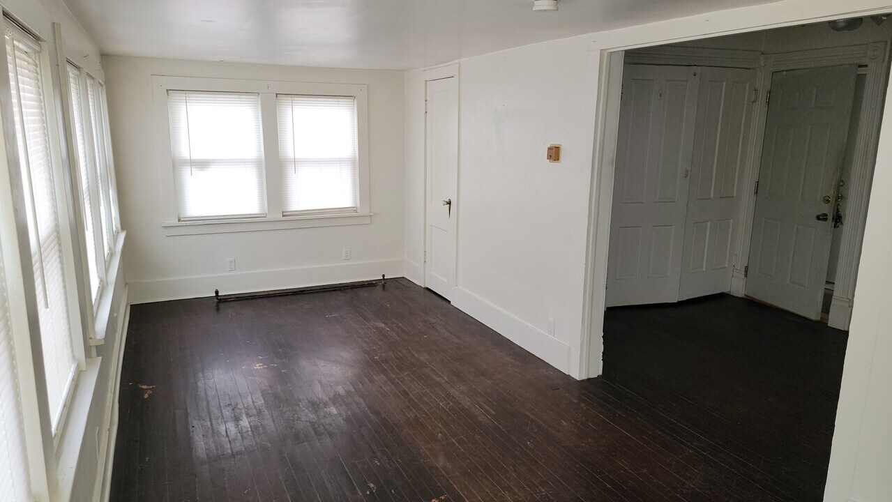 824 16th St, Unit 4 in Moline, IL - Foto de edificio