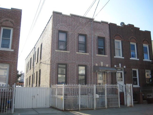 10840 38th Ave in Flushing, NY - Building Photo - Building Photo