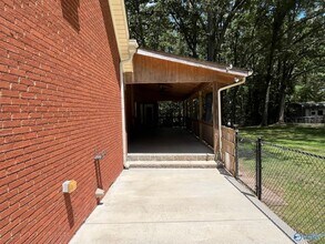 146 Bob White Dr in Decatur, AL - Foto de edificio - Building Photo