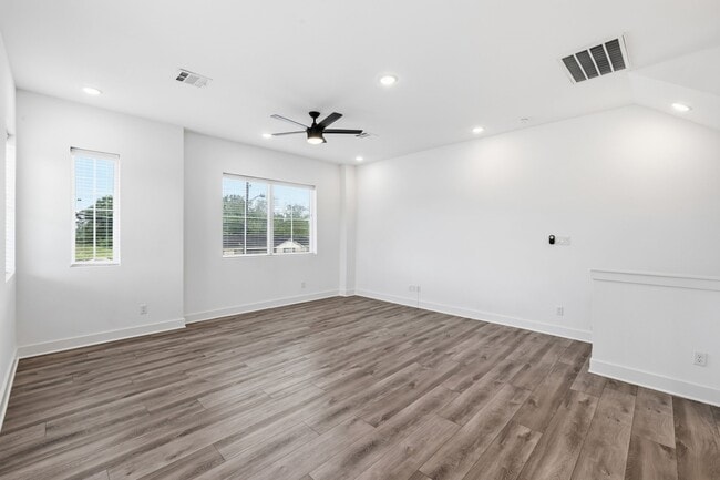 property at 1404 Mansfield St