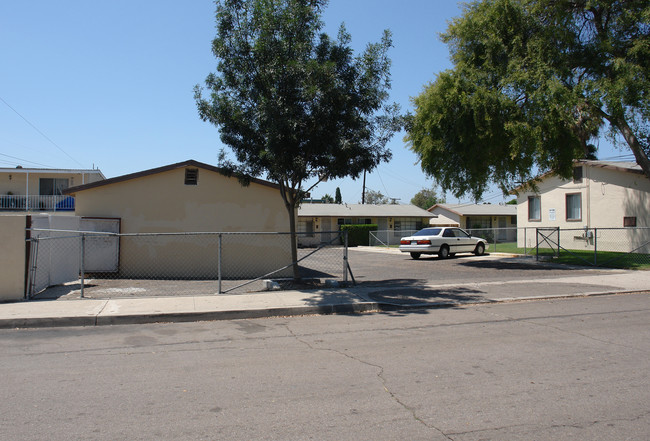 4352 Rosebud Ln in La Mesa, CA - Foto de edificio - Building Photo