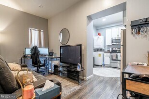 116 S Fellowship Rd in Maple Shade, NJ - Building Photo