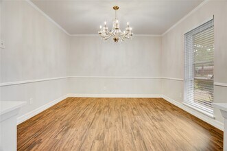 5751 Creekbend Dr in Houston, TX - Building Photo - Building Photo