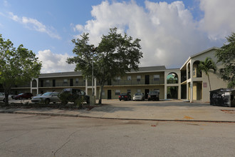 The Club at Boynton Beach in Lake Worth, FL - Building Photo - Building Photo