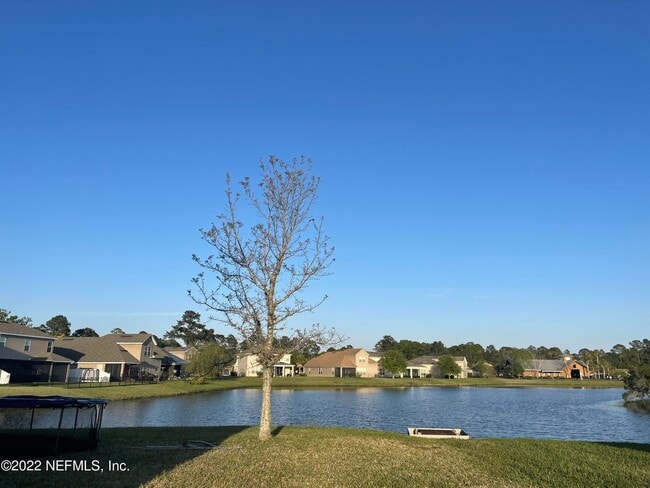 15888 Lexington Park Blvd