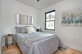 74 Brooks St, Unit 3 in Boston, MA - Building Photo - Building Photo