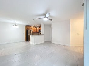 2580 Grassy Point Dr in Lake Mary, FL - Building Photo - Building Photo