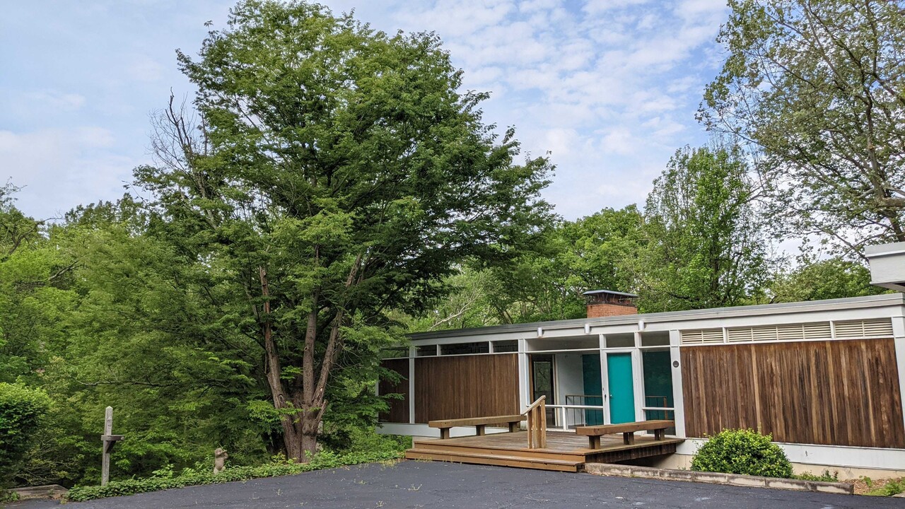369 Rieth Terrace in Kirkwood, MO - Building Photo