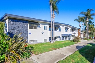 343 Palos Verdes in Redondo Beach, CA - Building Photo - Building Photo