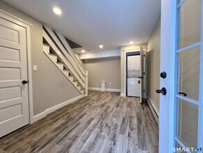 133 Boston Post Rd in Old Lyme, CT - Building Photo - Building Photo