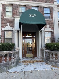 249 Chestnut Hill Ave, Unit 249 in Boston, MA - Foto de edificio - Building Photo