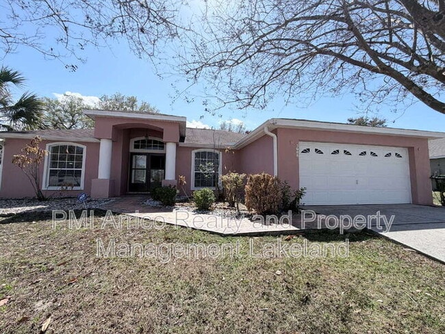 5688 Fischer Dr in Lakeland, FL - Building Photo - Building Photo