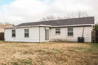 1231 Rutherford Dr in Mesquite, TX - Foto de edificio - Building Photo