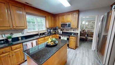 100 Pinyon Pines in Yorktown, VA - Building Photo - Building Photo