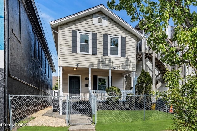 303 Comstock St in Asbury Park, NJ - Foto de edificio - Building Photo