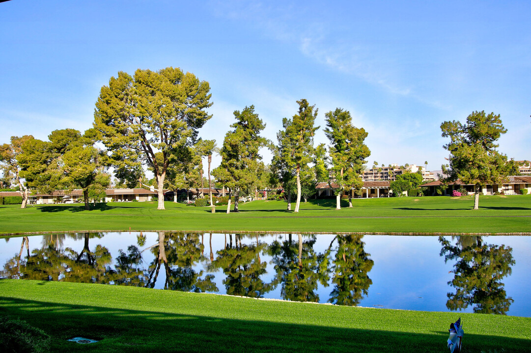 30 Columbia Dr in Rancho Mirage, CA - Building Photo