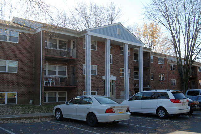 Elmwood Park Apartments in Bensalem, PA - Building Photo - Building Photo