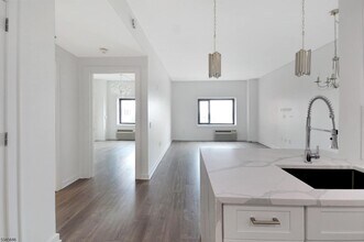 1 Carriage City Plz in Rahway, NJ - Building Photo - Building Photo