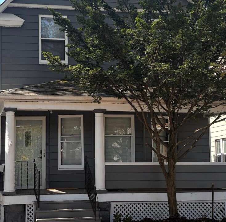 2114 W 85th St in Cleveland, OH - Building Photo