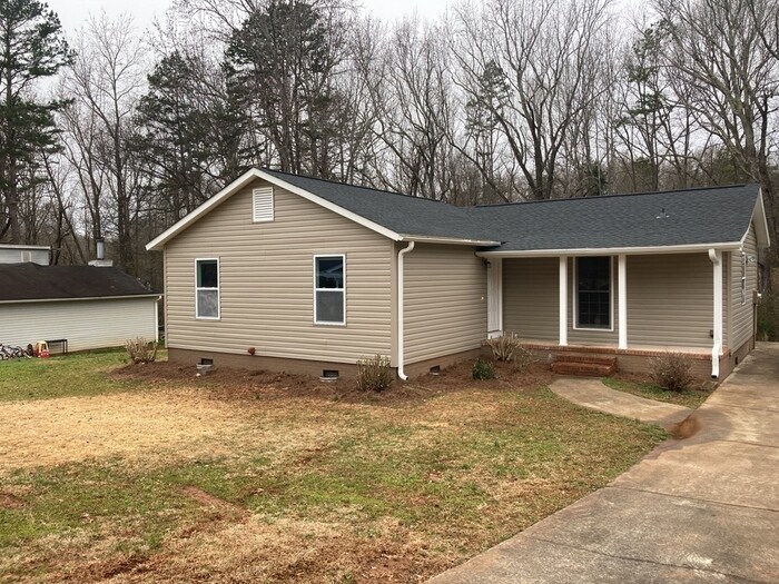 37 Charlwood Ave in Piedmont, SC - Building Photo