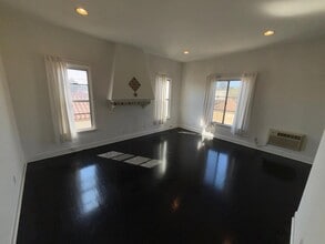 1303 Cloverdale Ave in Los Angeles, CA - Building Photo - Building Photo