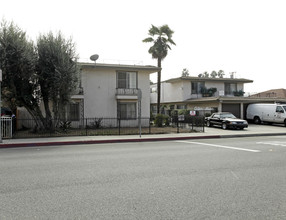 Olive Manor Apartments in Pomona, CA - Building Photo - Building Photo