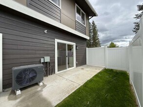 3925 E 32nd Ave in Spokane, WA - Foto de edificio - Building Photo