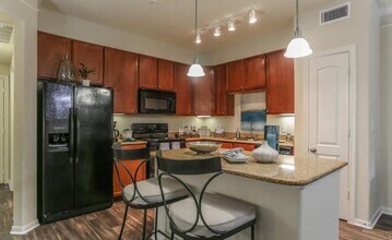 1450 E League City Pkwy in League City, TX - Building Photo - Building Photo