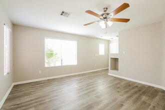 63 Belle Maison Ave in Las Vegas, NV - Building Photo - Building Photo