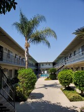 7745 Laurel Canyon Blvd. in North Hollywood, CA - Building Photo - Interior Photo