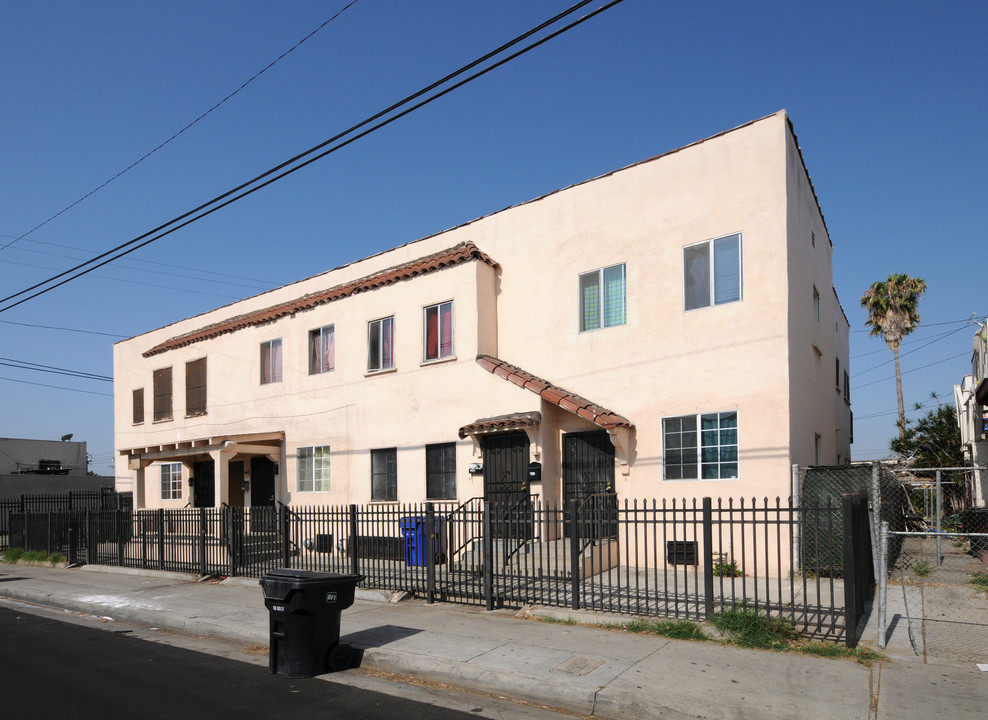 7101-7111 S Hooper Ave in Los Angeles, CA - Building Photo