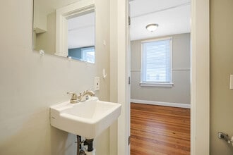 503 Wood St in Bristol, RI - Building Photo - Building Photo